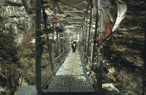 Pangboche 06 Kastenbr�ckeP 0300