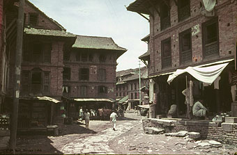 Wolf Donner NEP 089 Bhaktapur Hauptstr 1966  x340