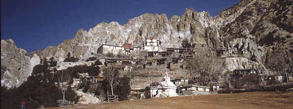 Trekking in Nepal: das Kloster Braga